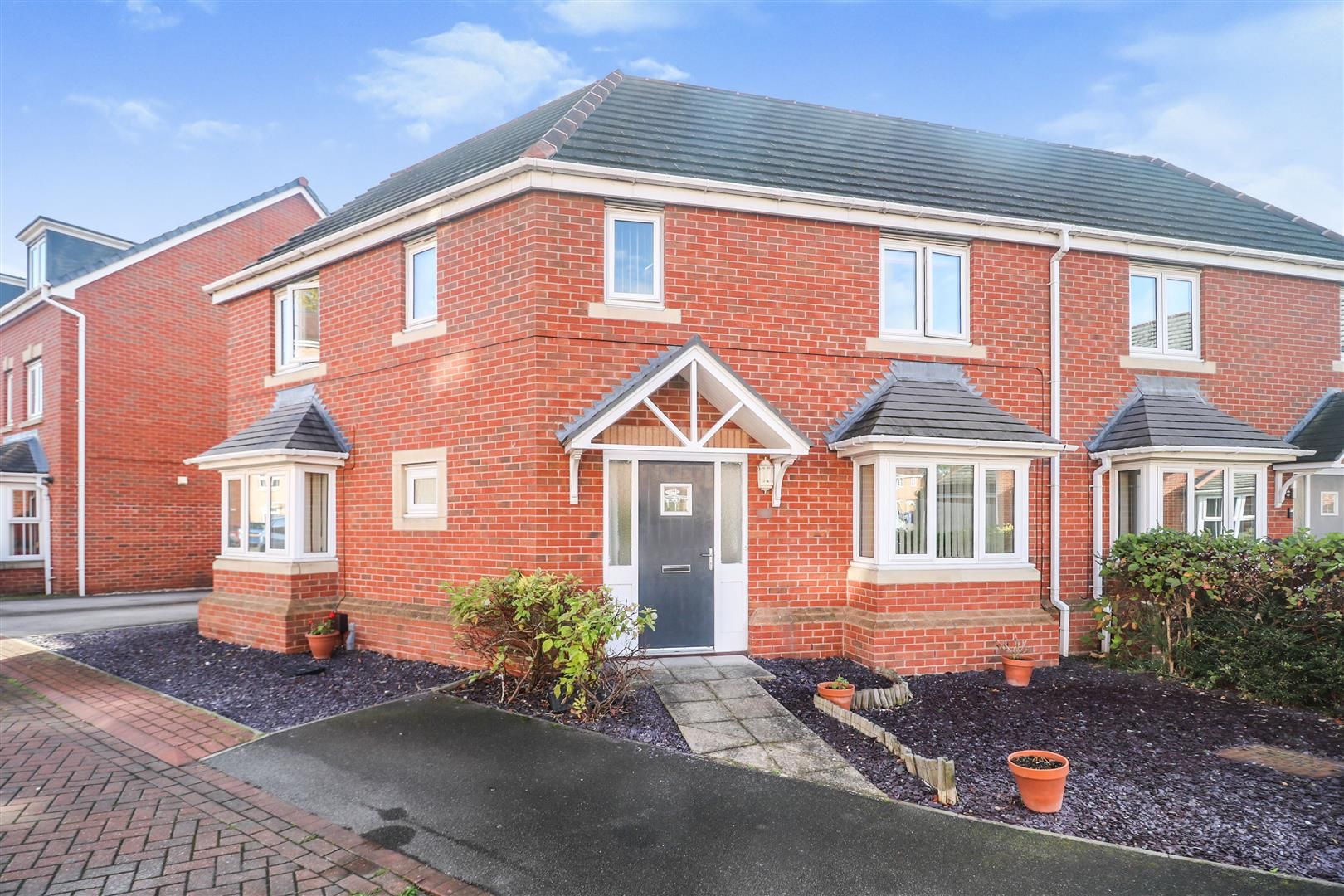 4 bed semidetached house for sale in Sargeson Road, Armthorpe