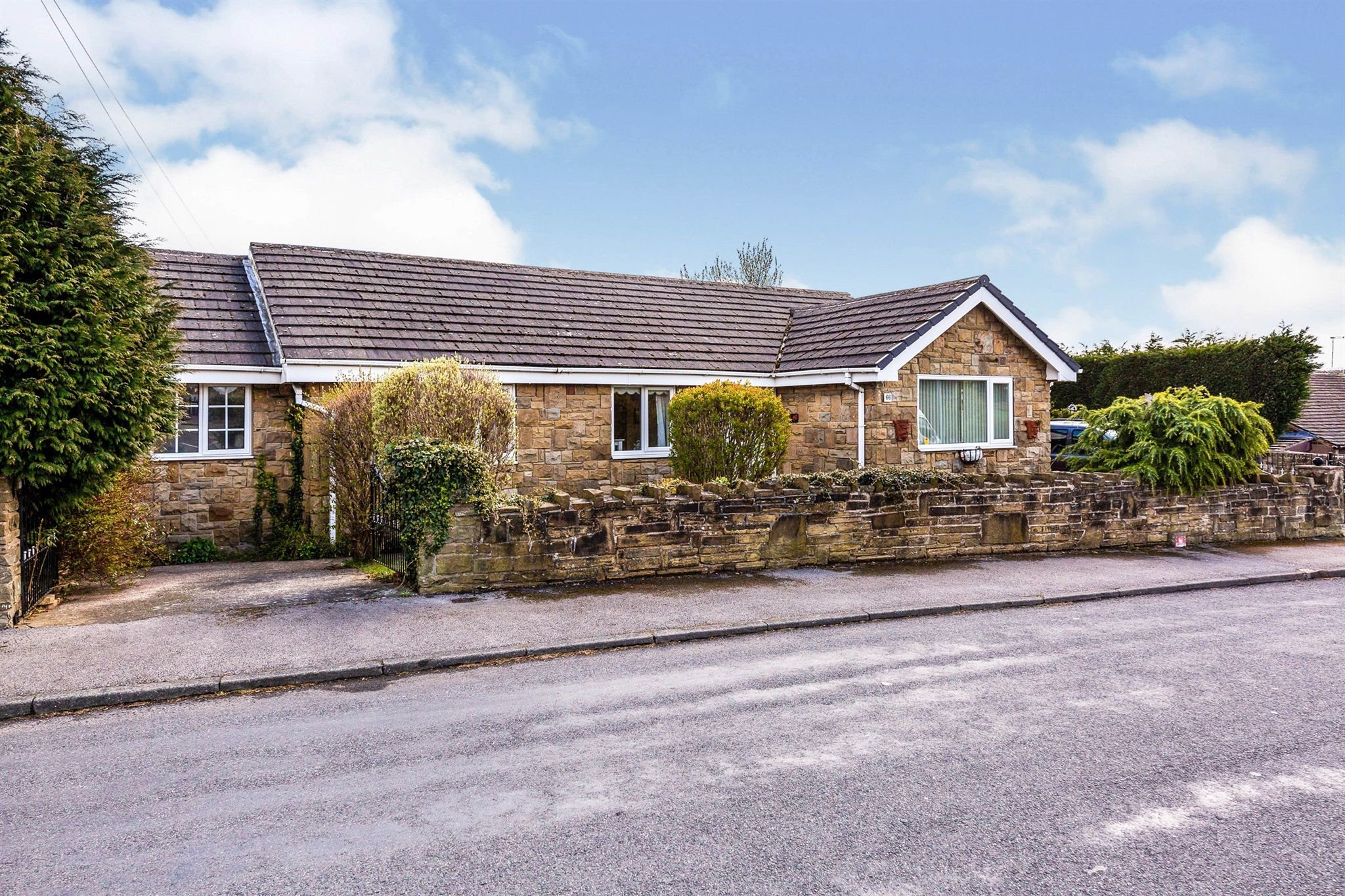 3 bed detached bungalow for sale in Strafford Walk, Dodworth, Barnsley