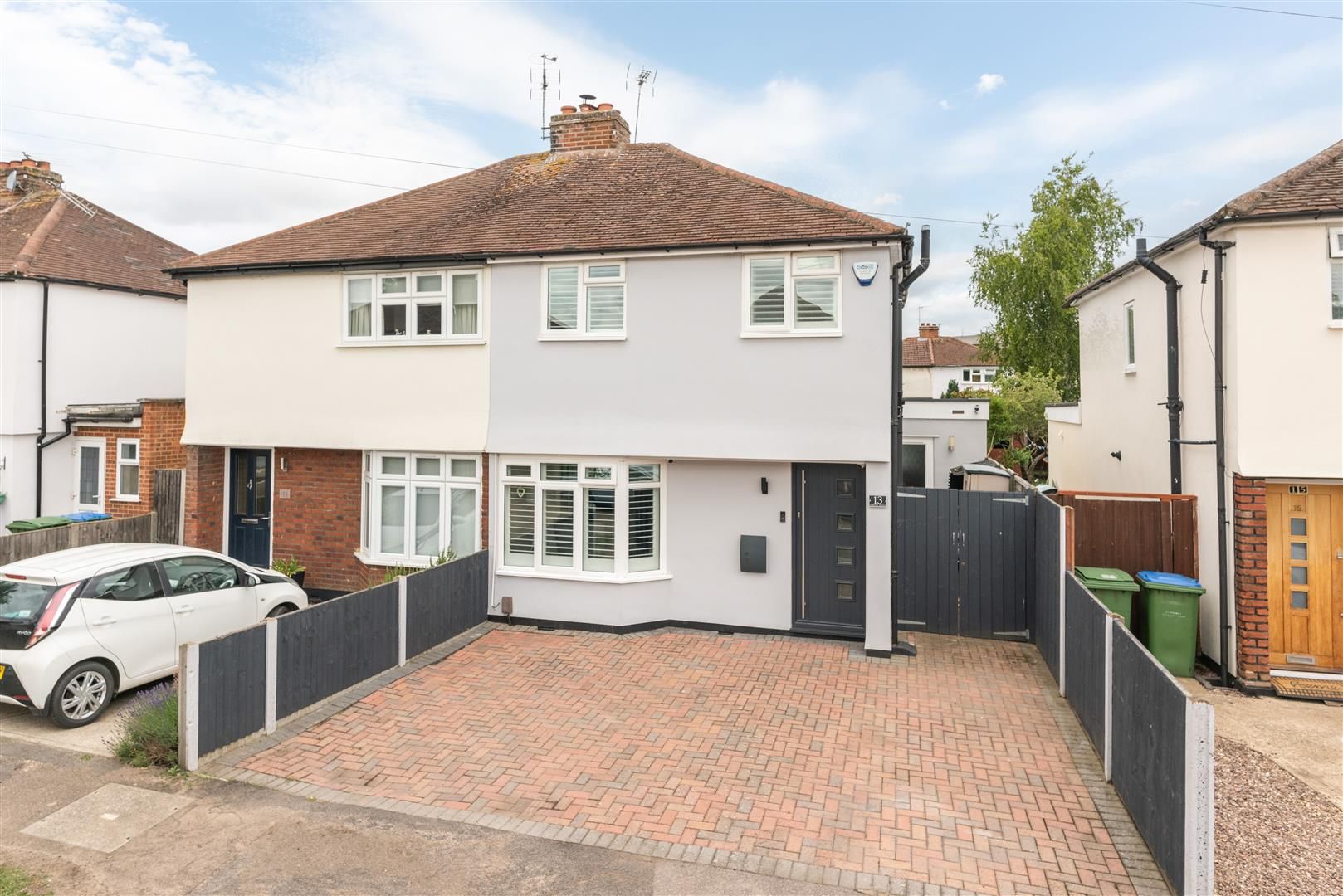 3 bed semidetached house for sale in Thrupps Avenue, Hersham, Walton