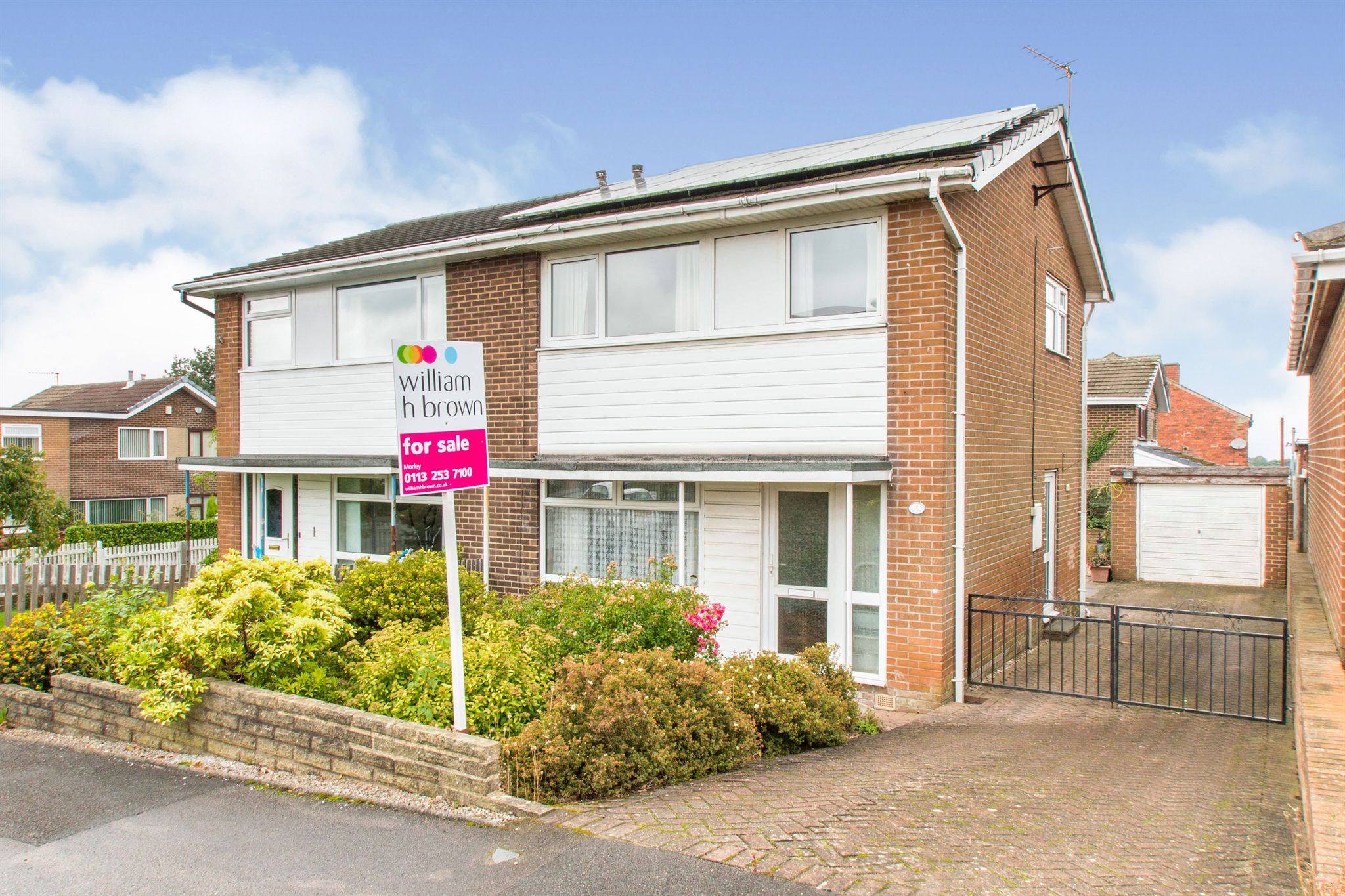 3 bed semidetached house for sale in Moorside Gardens, Drighlington