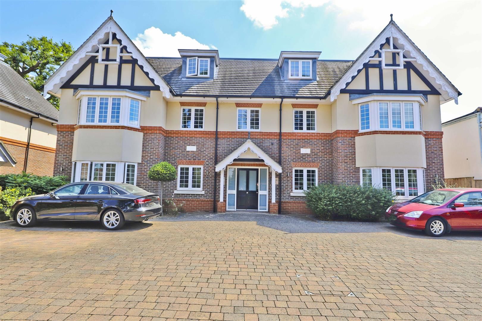 2 bed flat for sale in Vine Lane, Hillingdon UB10 Zoopla