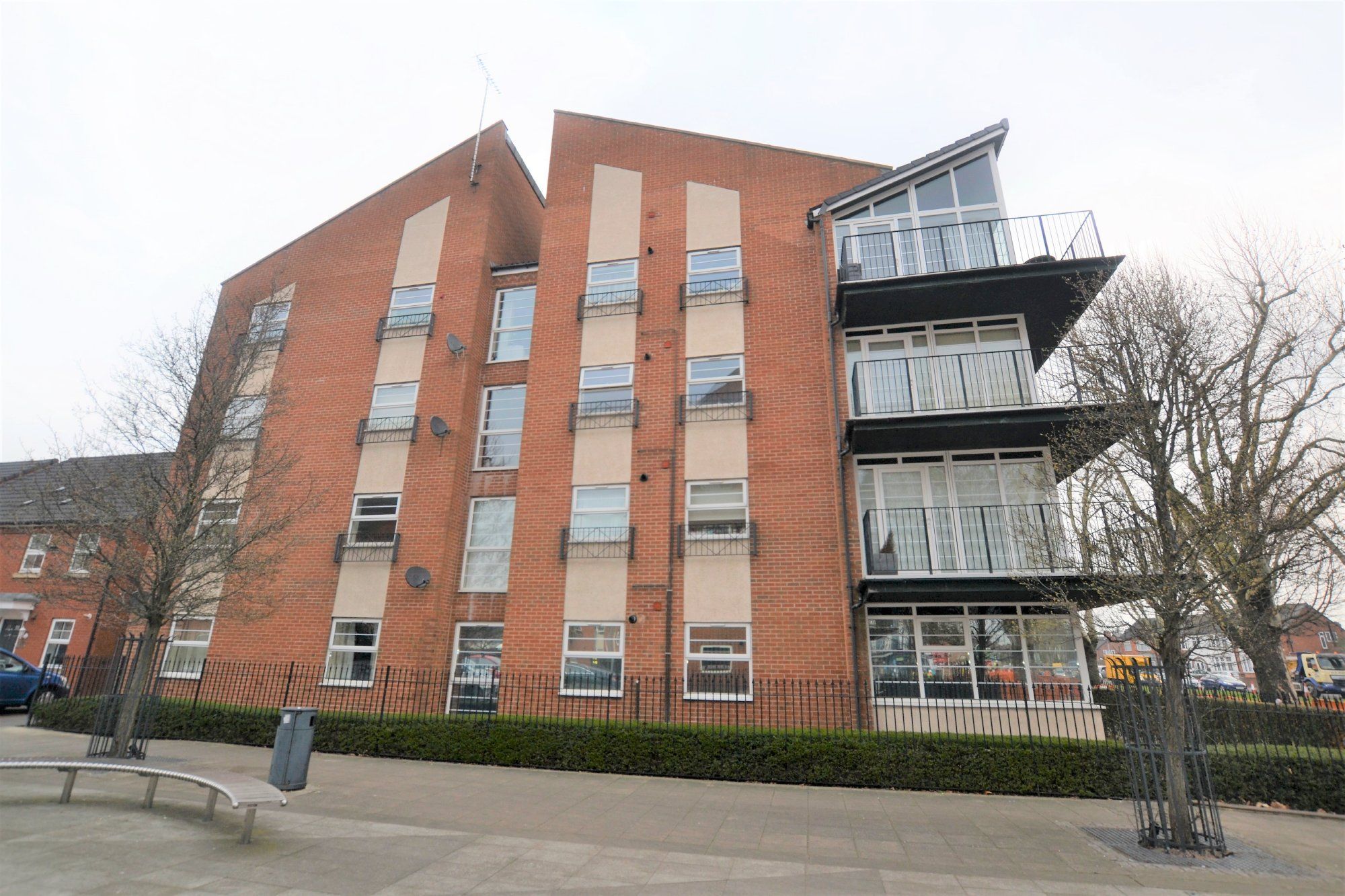 3 bed flat for sale in Larchmont Road, Leicester LE4 Zoopla