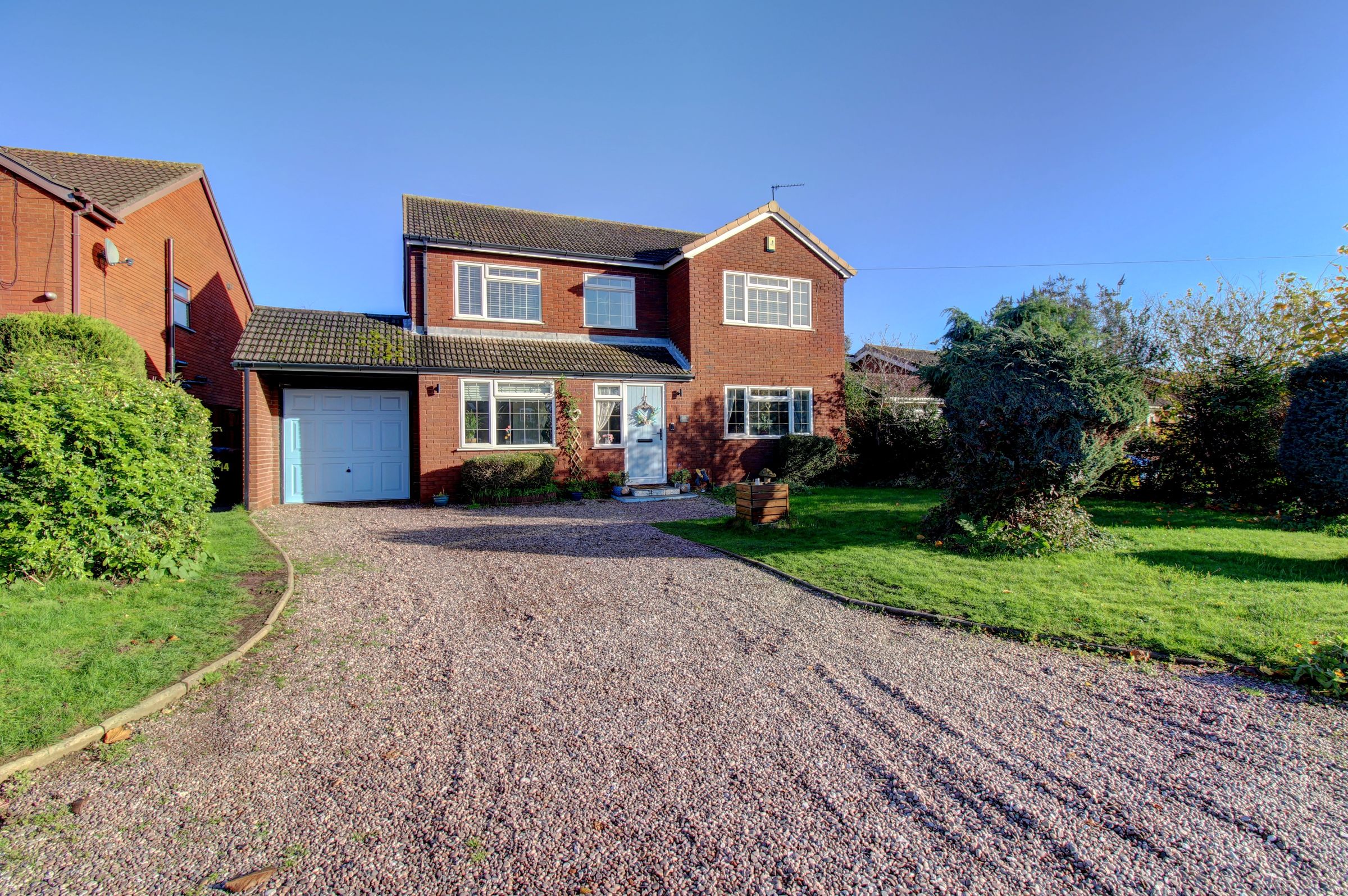 4 bed detached house for sale in Uttoxeter Road, Hill Ridware, Rugeley