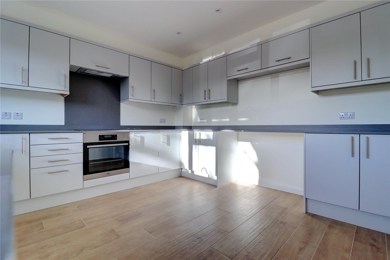 4 bed semidetached house to rent in Wrights Lane, Prestwood, Great