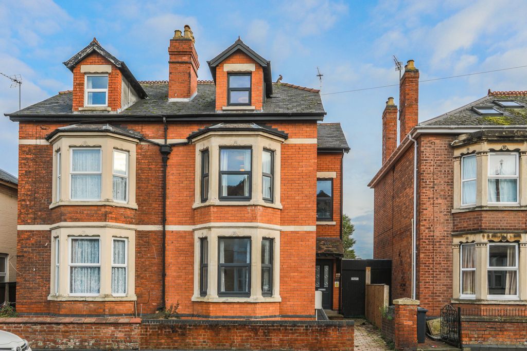 Room to rent in Parkend Road, Tredworth, Gloucester GL1 Zoopla