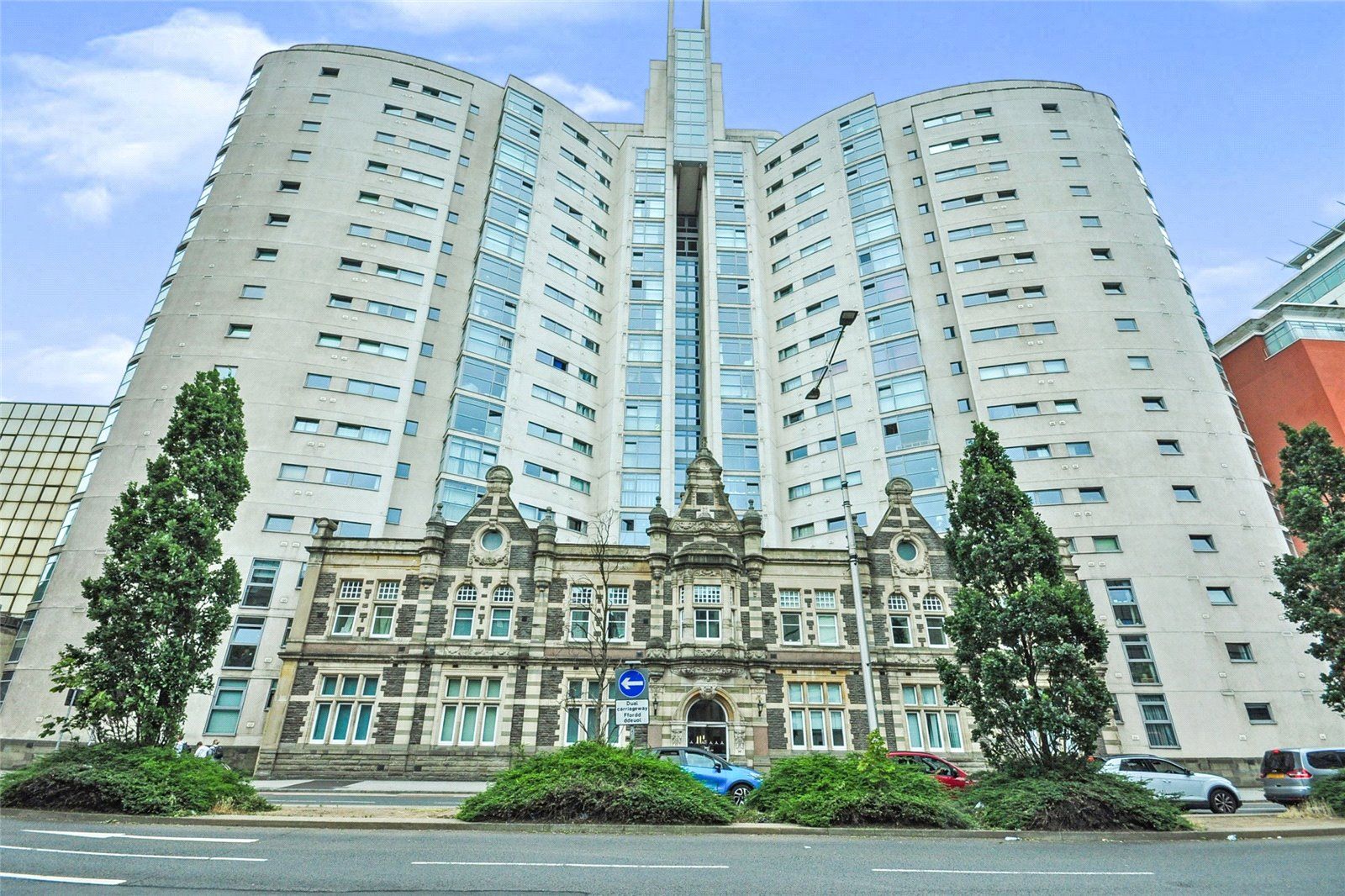 1 bed flat for sale in Altolusso, Bute Terrace, Cardiff, Caerdydd CF10