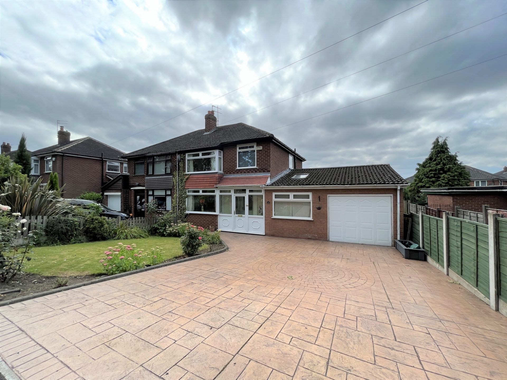 3 bed semidetached house for sale in Cemetery Road, Denton M34 Zoopla