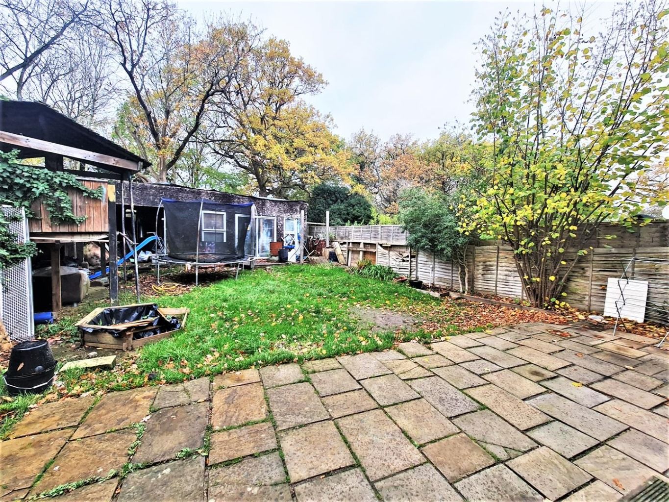 3 bed semidetached house for sale in 31, Meadfield, Edgware HA8 Zoopla