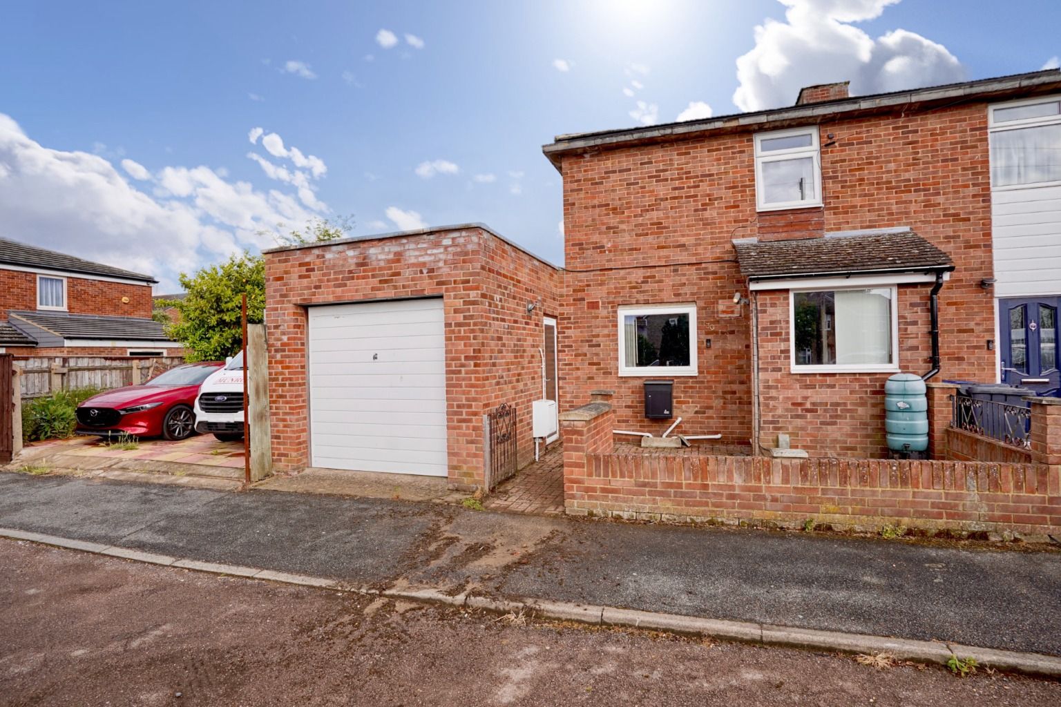 3 bed semidetached house for sale in Charles Street, St. Neots