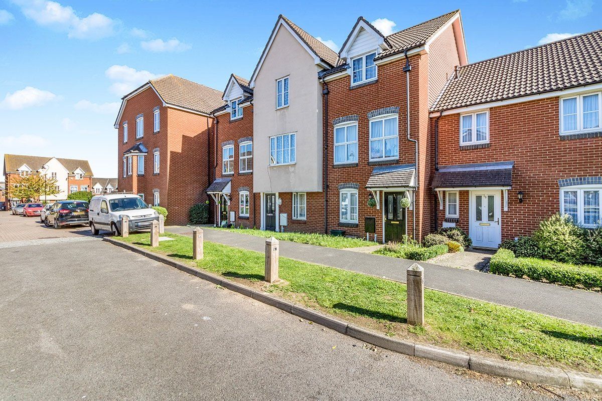 2 bed flat to rent in Mercer Close, Larkfield, Aylesford ME20 Zoopla