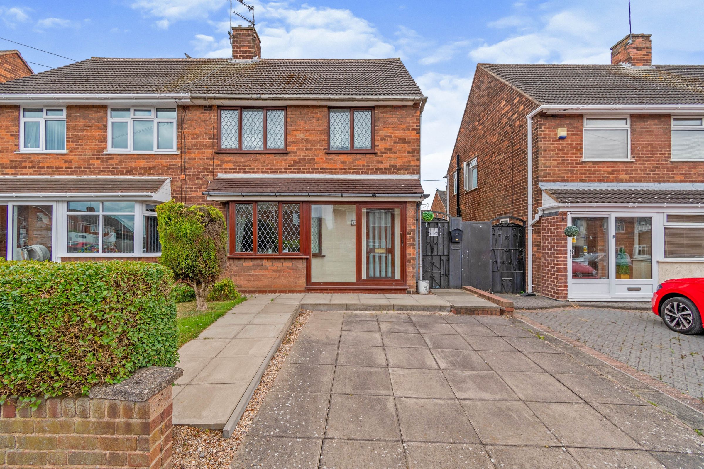 3 bed semidetached house for sale in Florence Avenue, Wolverhampton