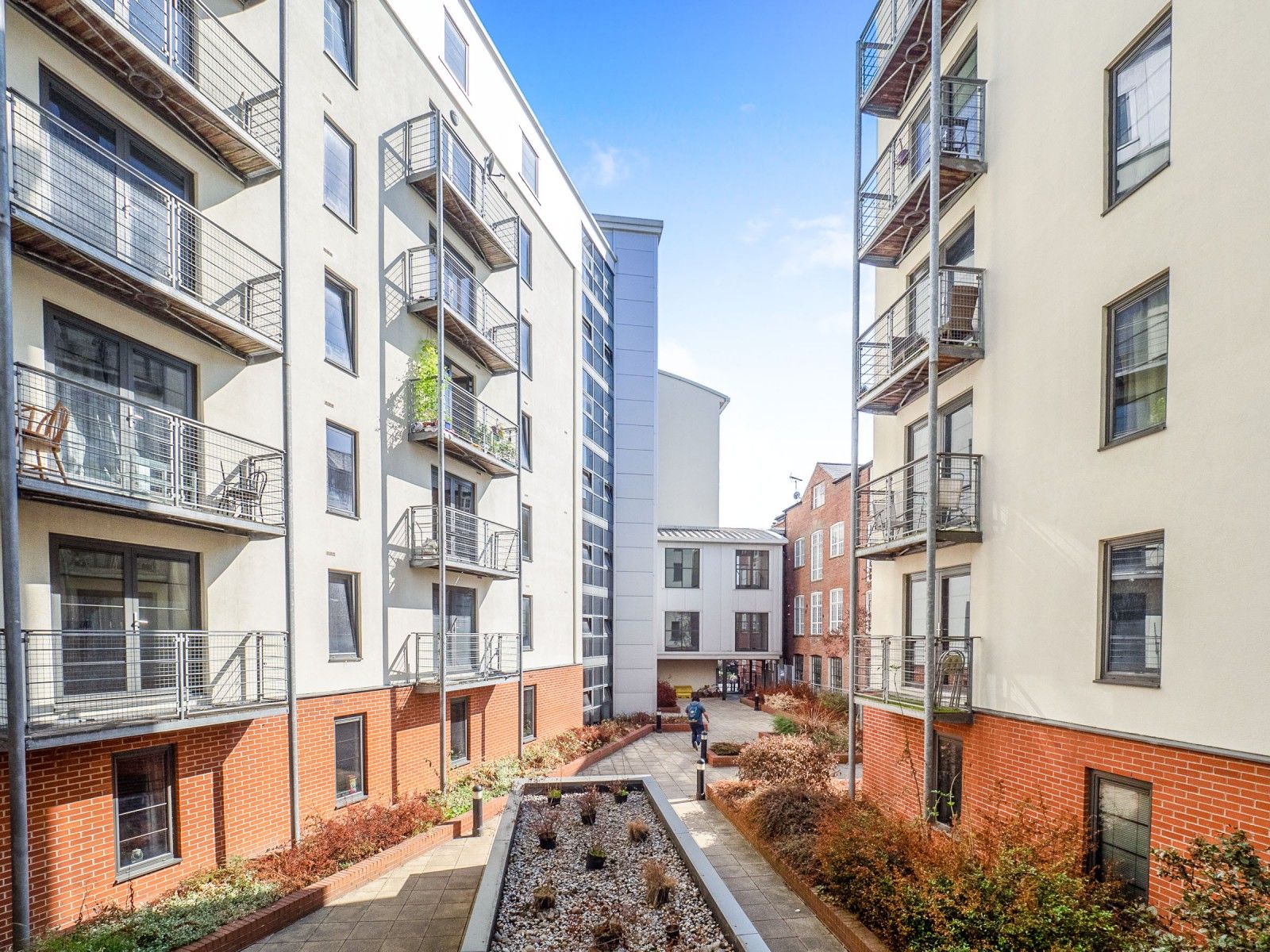 2 bed flat to rent in Park West, Derby Road NG7 Zoopla