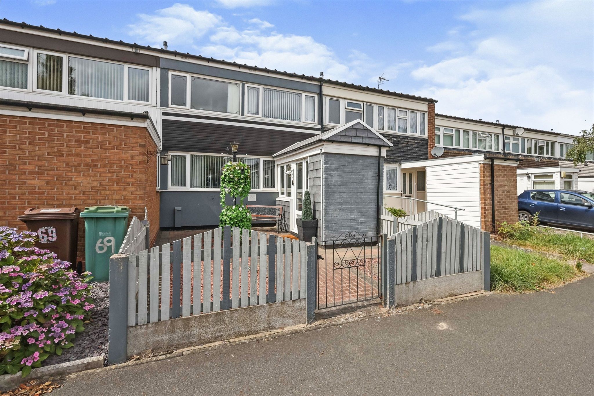 3 bed terraced house for sale in Auckland Drive, Birmingham B36 Zoopla