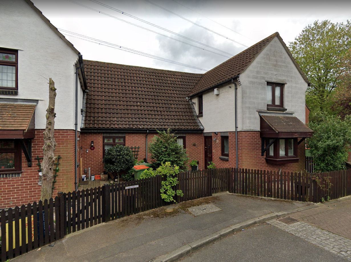 Room to rent in Allhallows Road, London E6 Zoopla