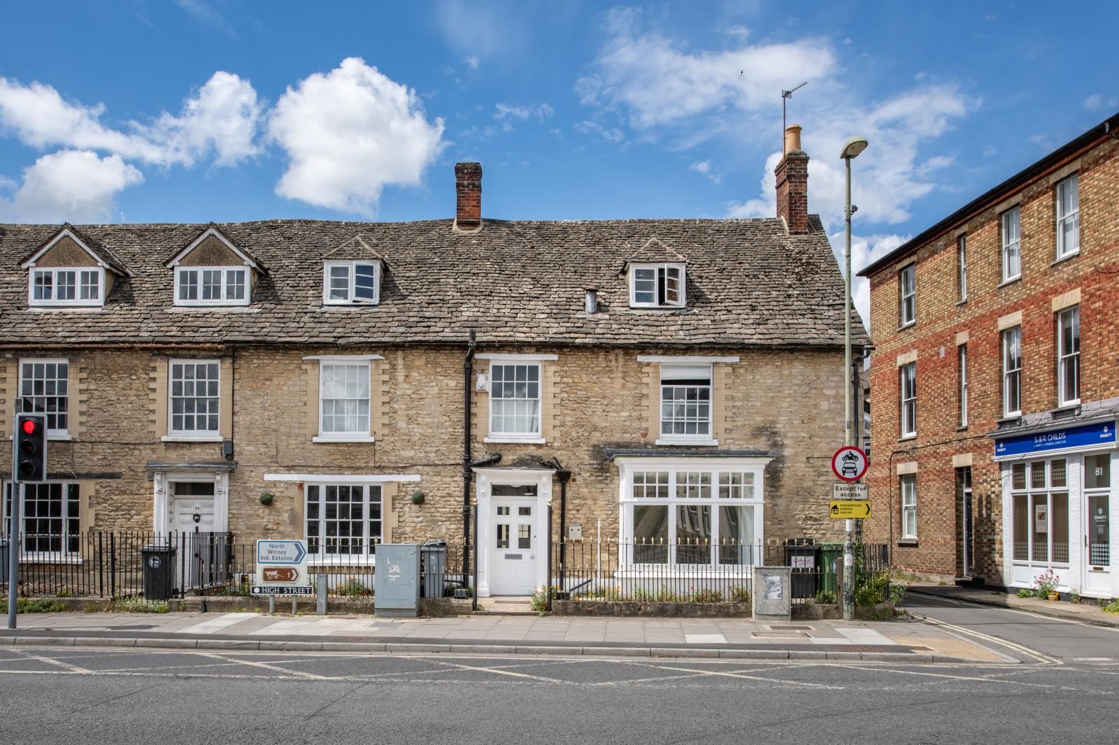 2 bed flat for sale in Apartment E, High Street, Witney, Oxfordshire