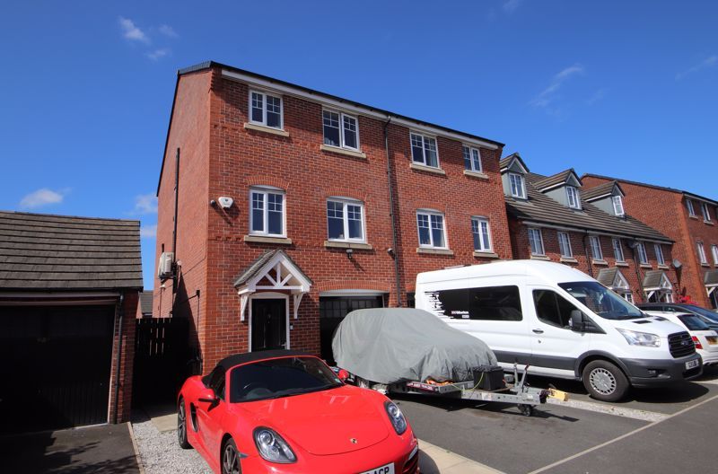 4 bed semidetached house for sale in Gort Way, Heywood OL10 Zoopla