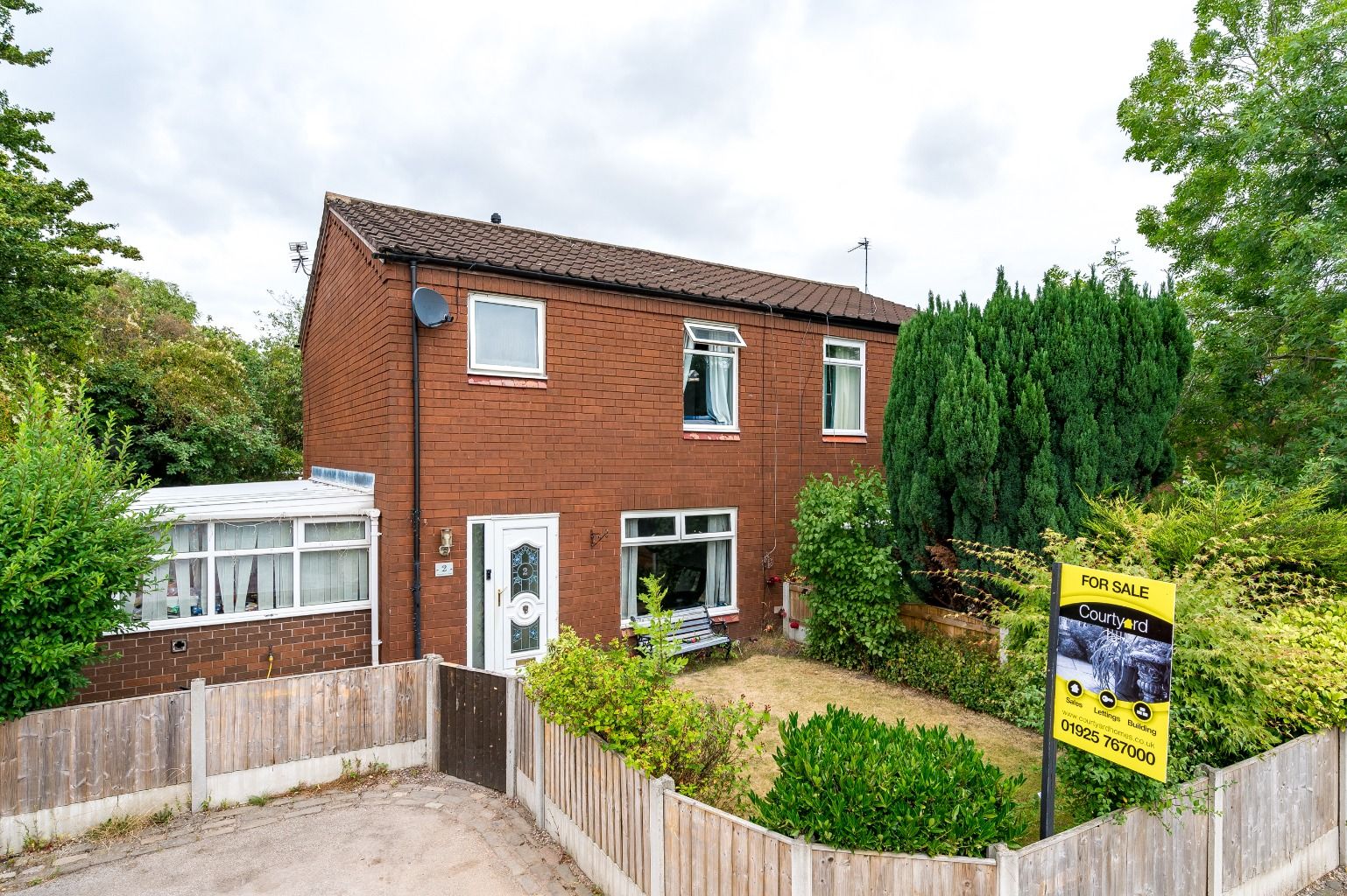3 bed semidetached house for sale in Strawberry Close, Birchwood