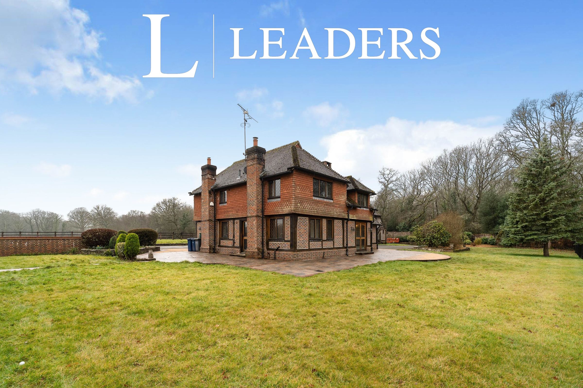 2 bed detached house to rent in Knightons Lane, Dunsfold, Godalming GU8