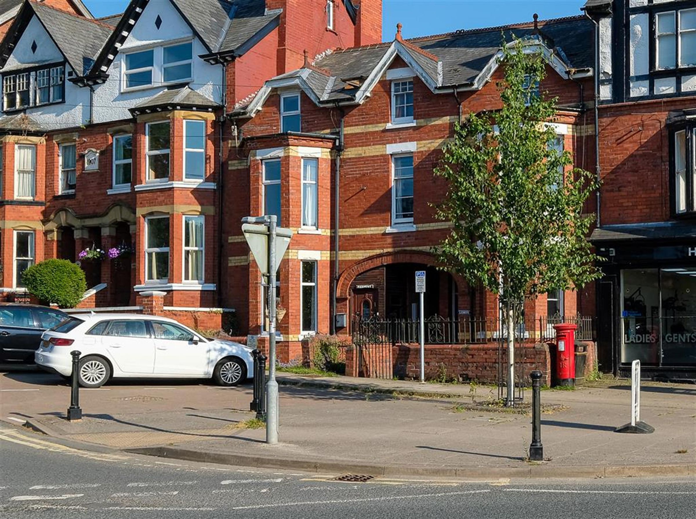 4 bed terraced house for sale in Grosvenor Road, Llandrindod Wells LD1