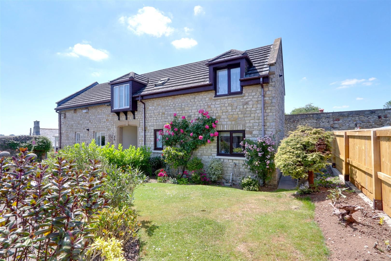 2 bed end terrace house for sale in Bakers Parade, Timsbury, Bath BA2