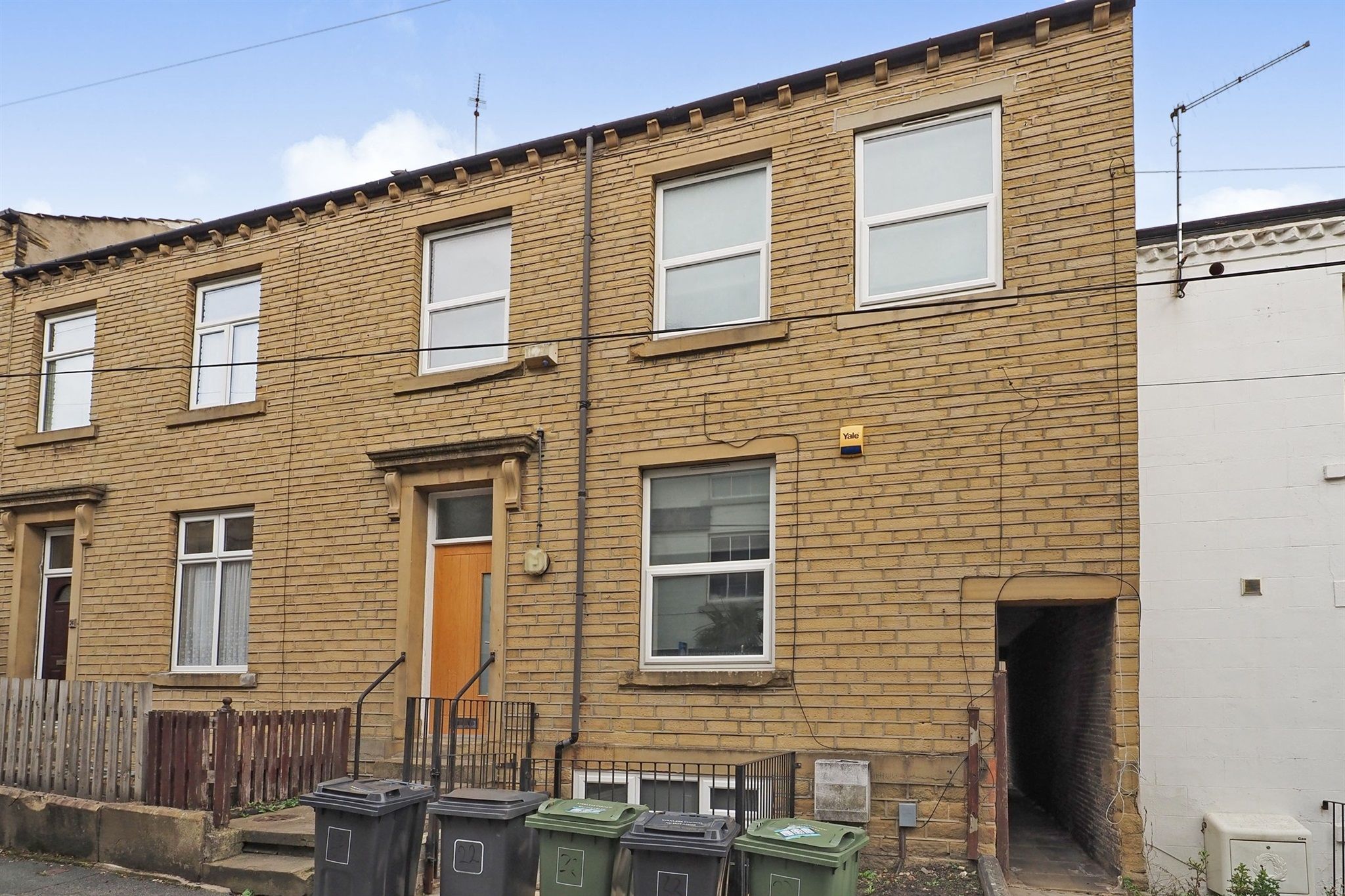 5 bed property for sale in Bath Street, Huddersfield HD1 Zoopla