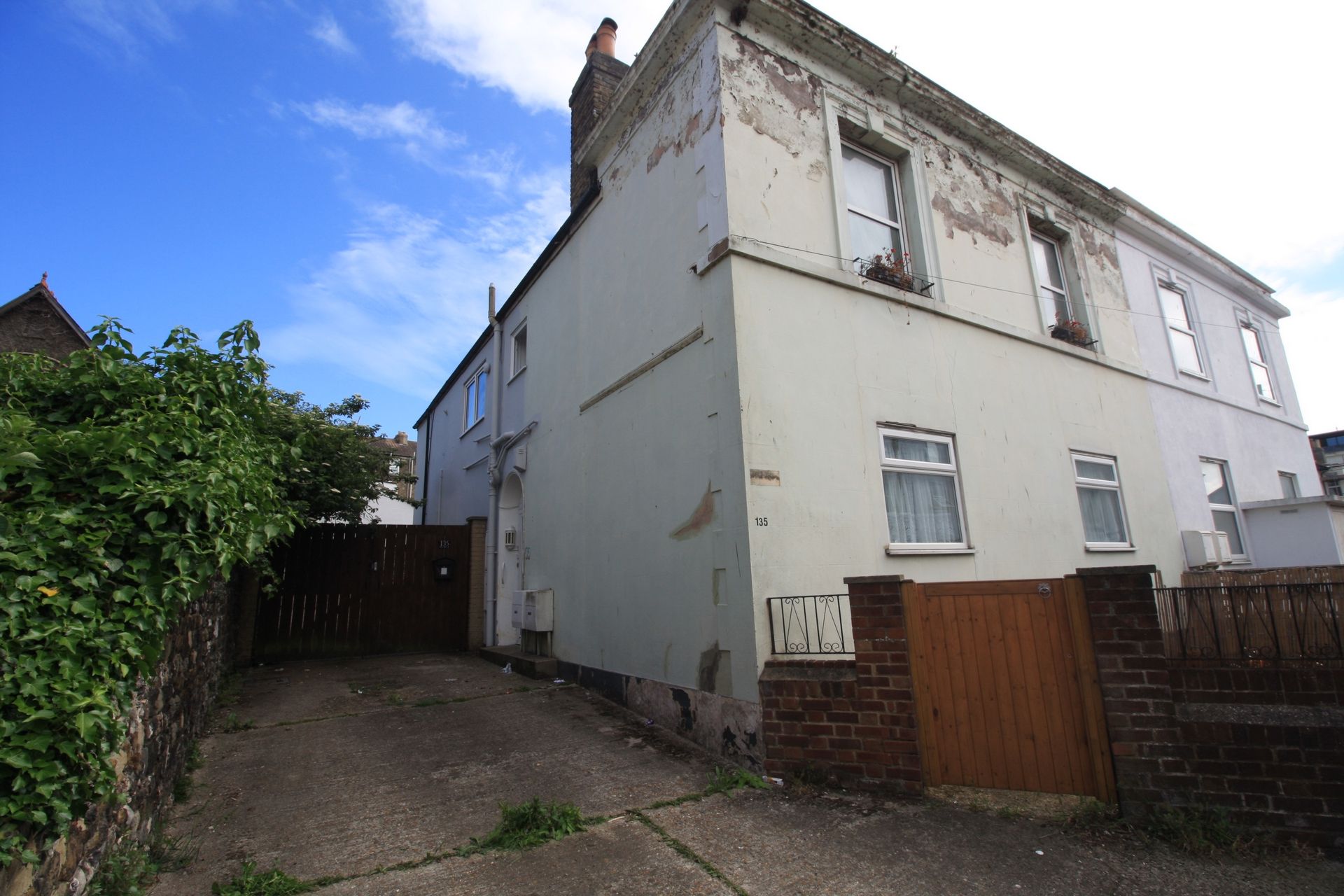 2 bed flat for sale in Folkestone Road, Dover CT17 Zoopla