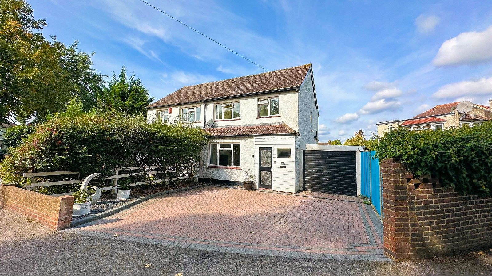 3 bed semidetached house for sale in Fir Tree Grove, Carshalton
