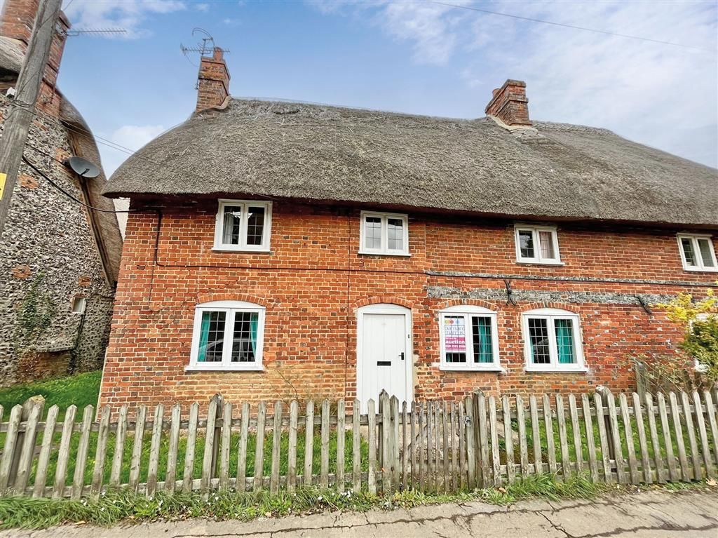3 bed semidetached house for sale in Chilton Foliat, Hungerford RG17