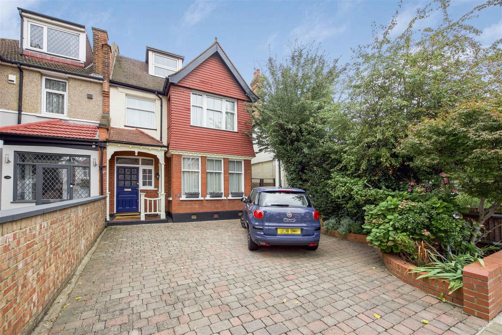 5 bed semidetached house for sale in Thornbury Road, Osterley