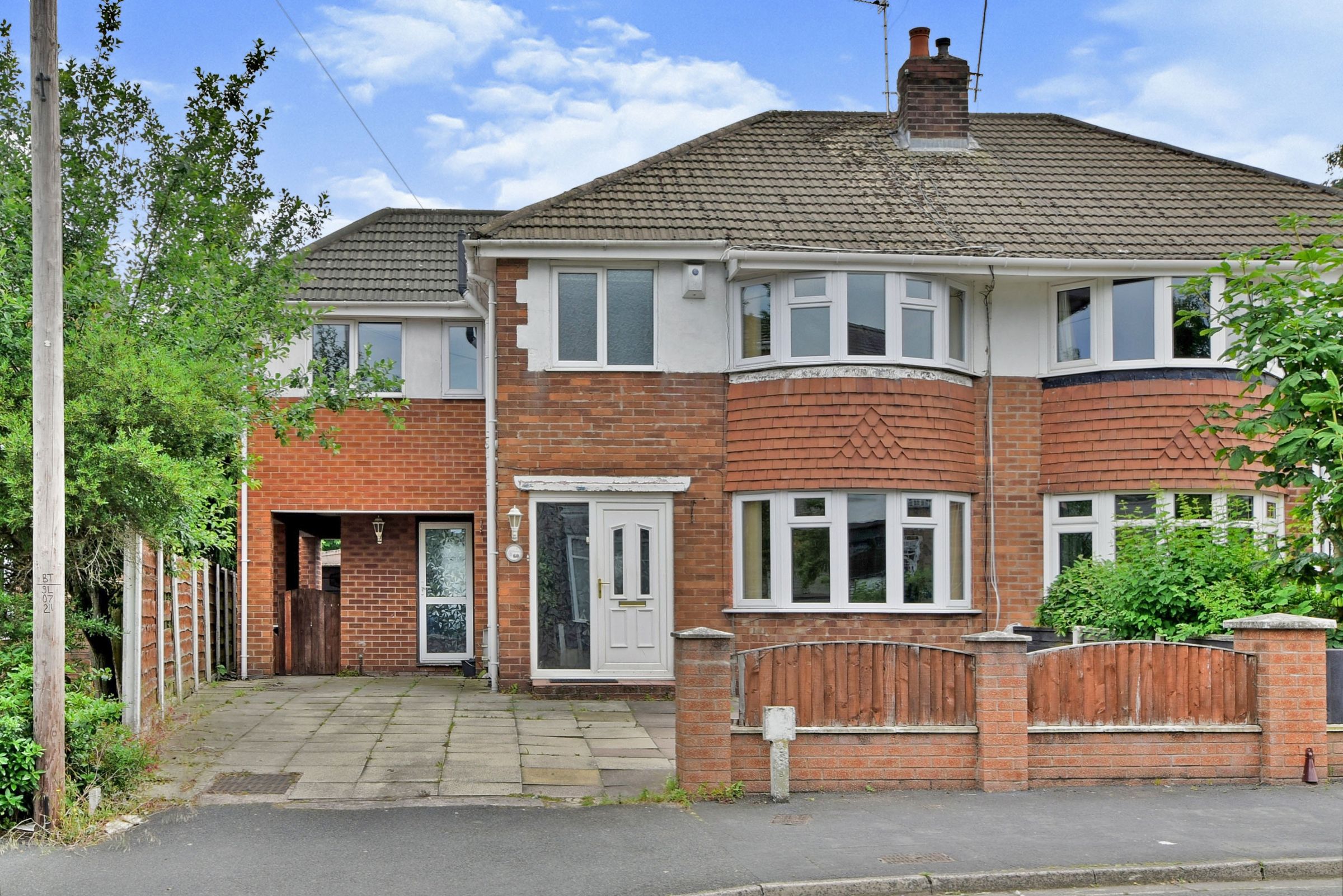5 bed semidetached house for sale in Weldon Road, Broadheath