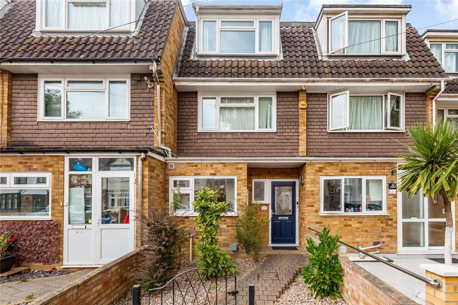 4 bed terraced house for sale in Willow Street, Romford RM7 Zoopla