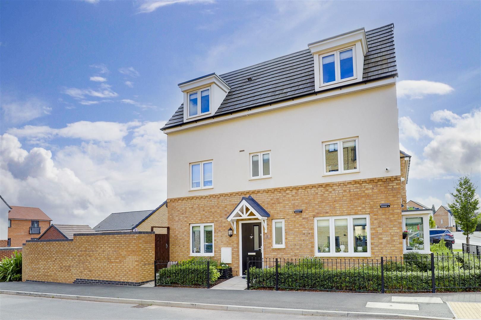 4 bed detached house for sale in Renshaw Drive, Gedling