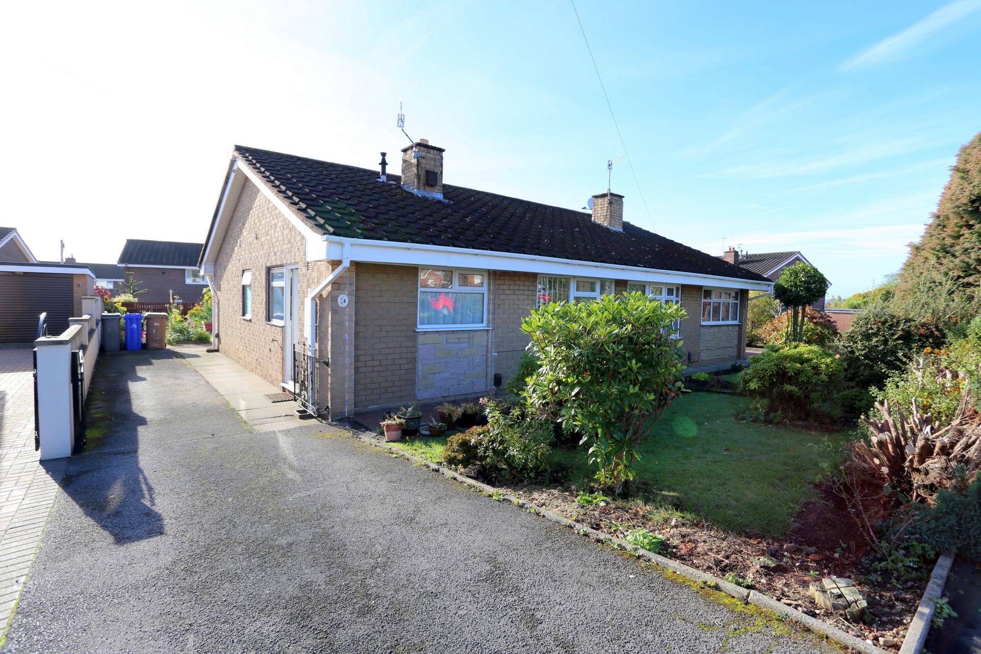 2 bed bungalow for sale in Milnes Close, Blurton ST3 Zoopla