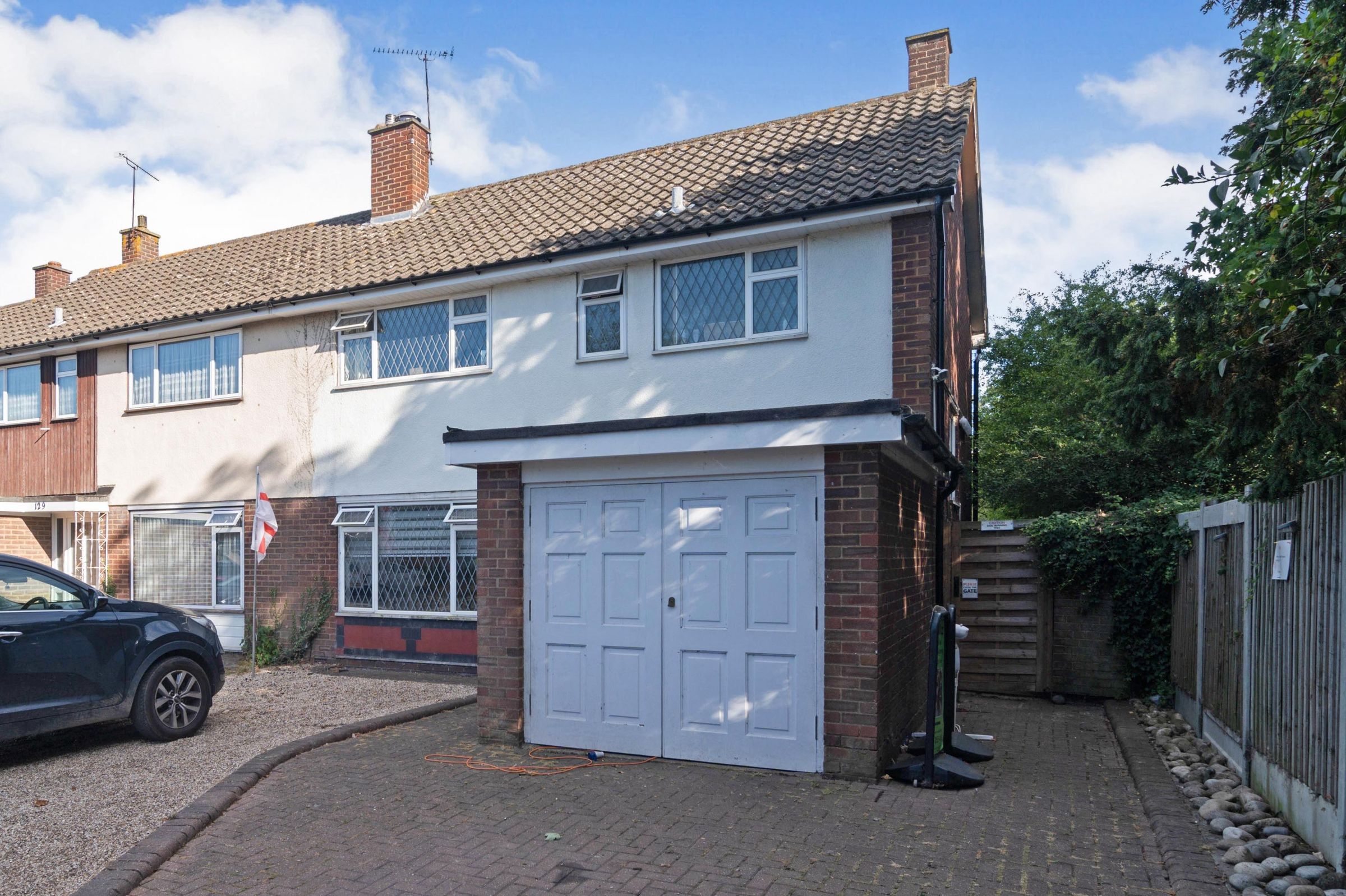 3 bed semidetached house for sale in Sparrows Herne, Basildon SS16