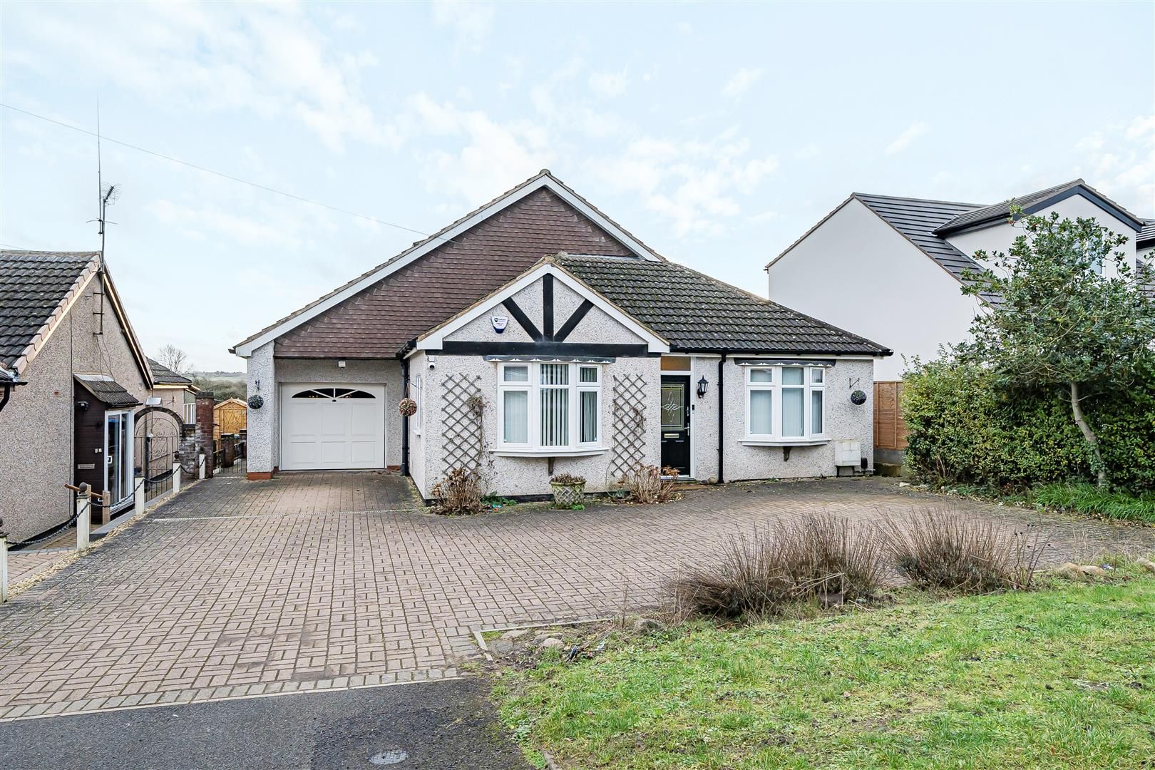 4 bed detached bungalow for sale in Crick Road, Hillmorton, Rugby CV21