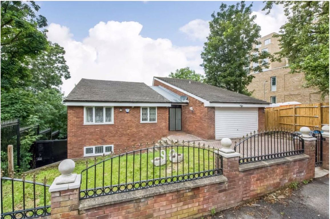 5 bed property to rent in Spurgeon Road, London SE19 Zoopla