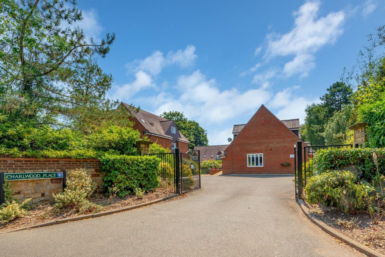 3 bed property for sale in Charlwood Place, Reigate RH2 Zoopla