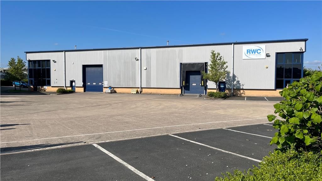 Light industrial to let in Units 56 Grosvenor Business Centre