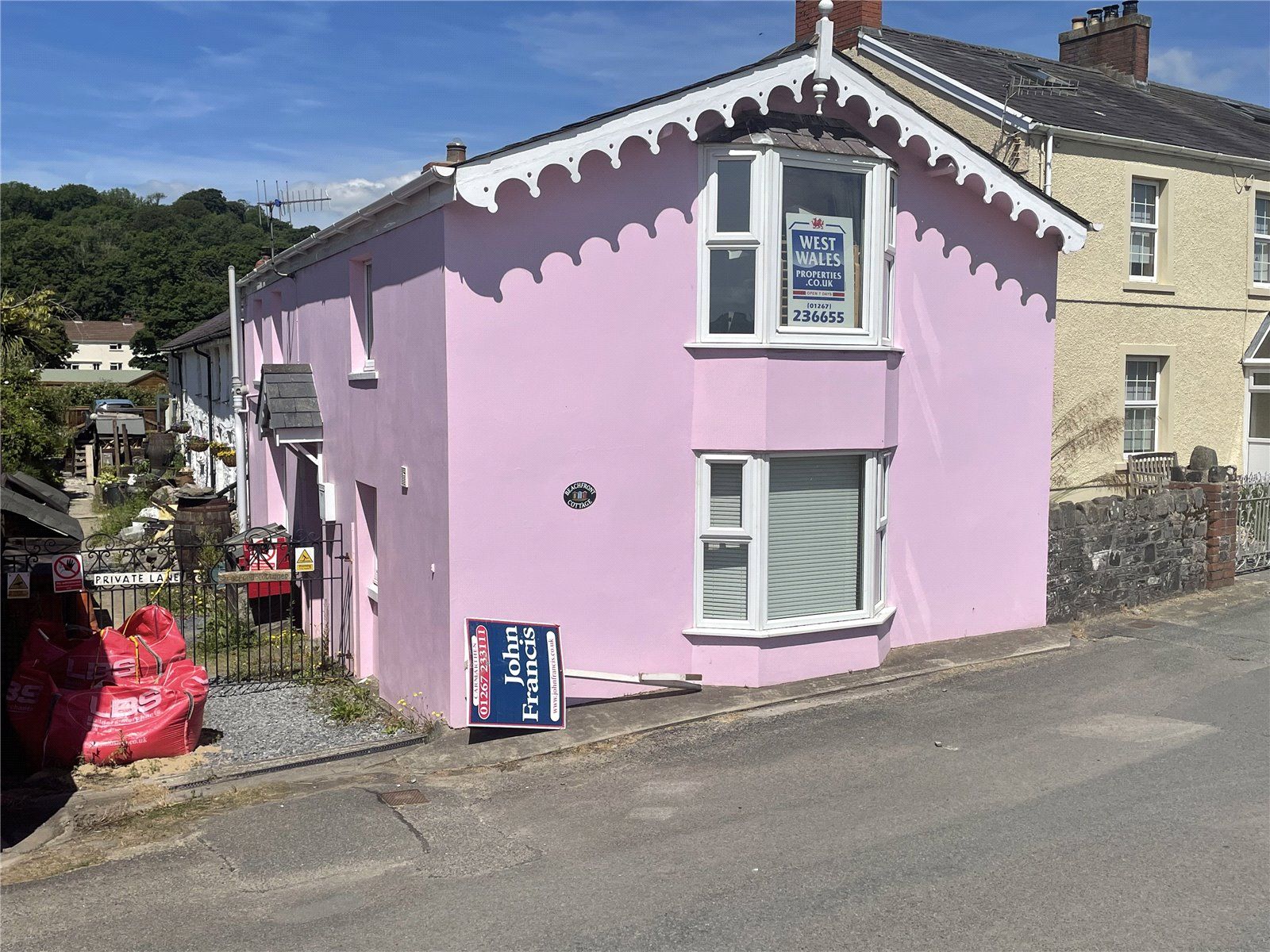4 bed end terrace house for sale in Llansteffan, Llansteffan