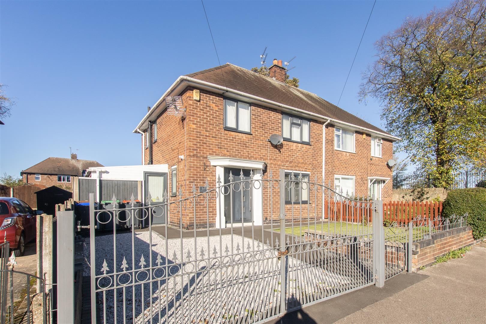 3 bed semidetached house for sale in Broomhill Road, Hucknall