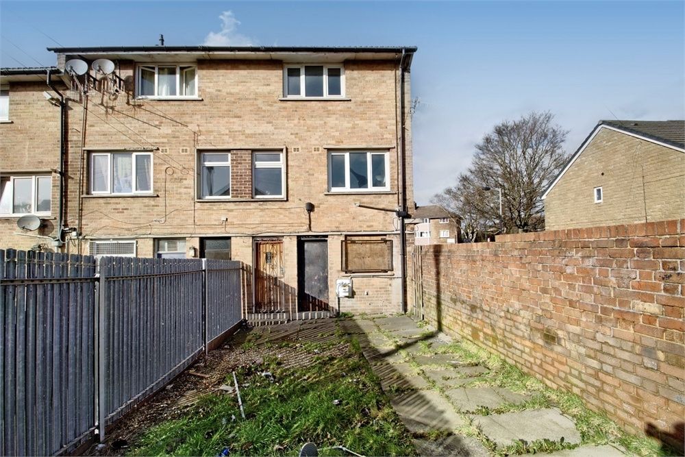 3 bed for sale in Woodend Crescent, Shipley, West Yorkshire