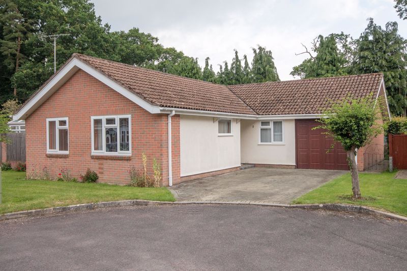3 bed detached bungalow for sale in Chestnut Drive, Ashurst