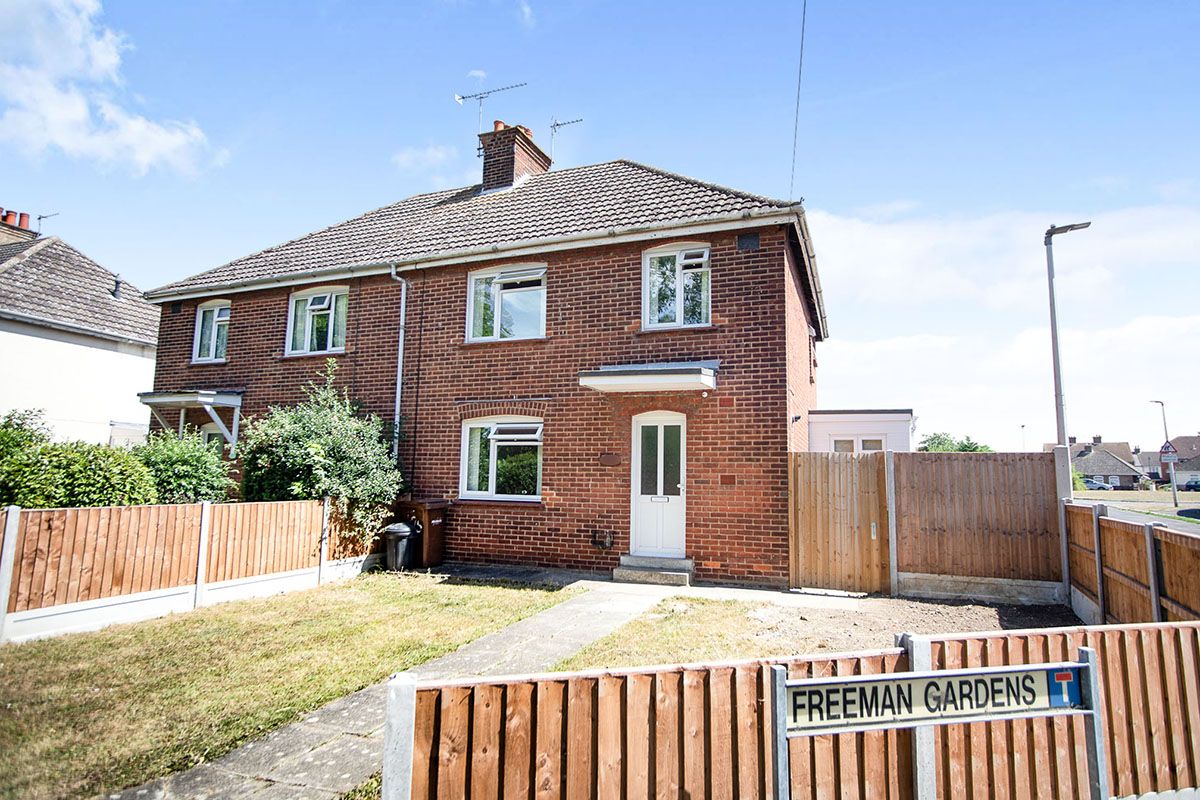 3 bed semidetached house for sale in Palmerston Road, Chatham, Kent
