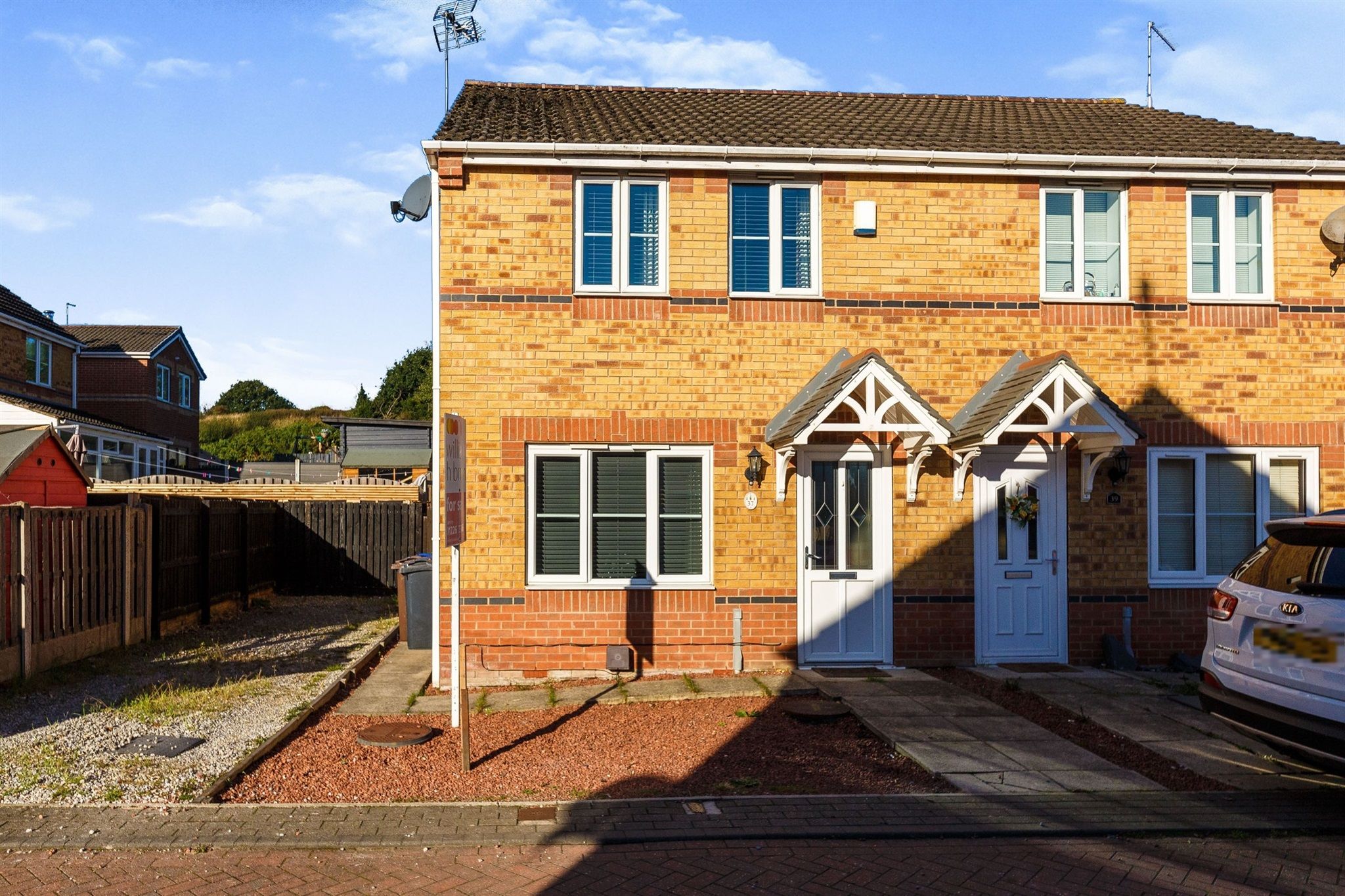 3 bed semidetached house for sale in Hart Hills, Hemingfield, Barnsley