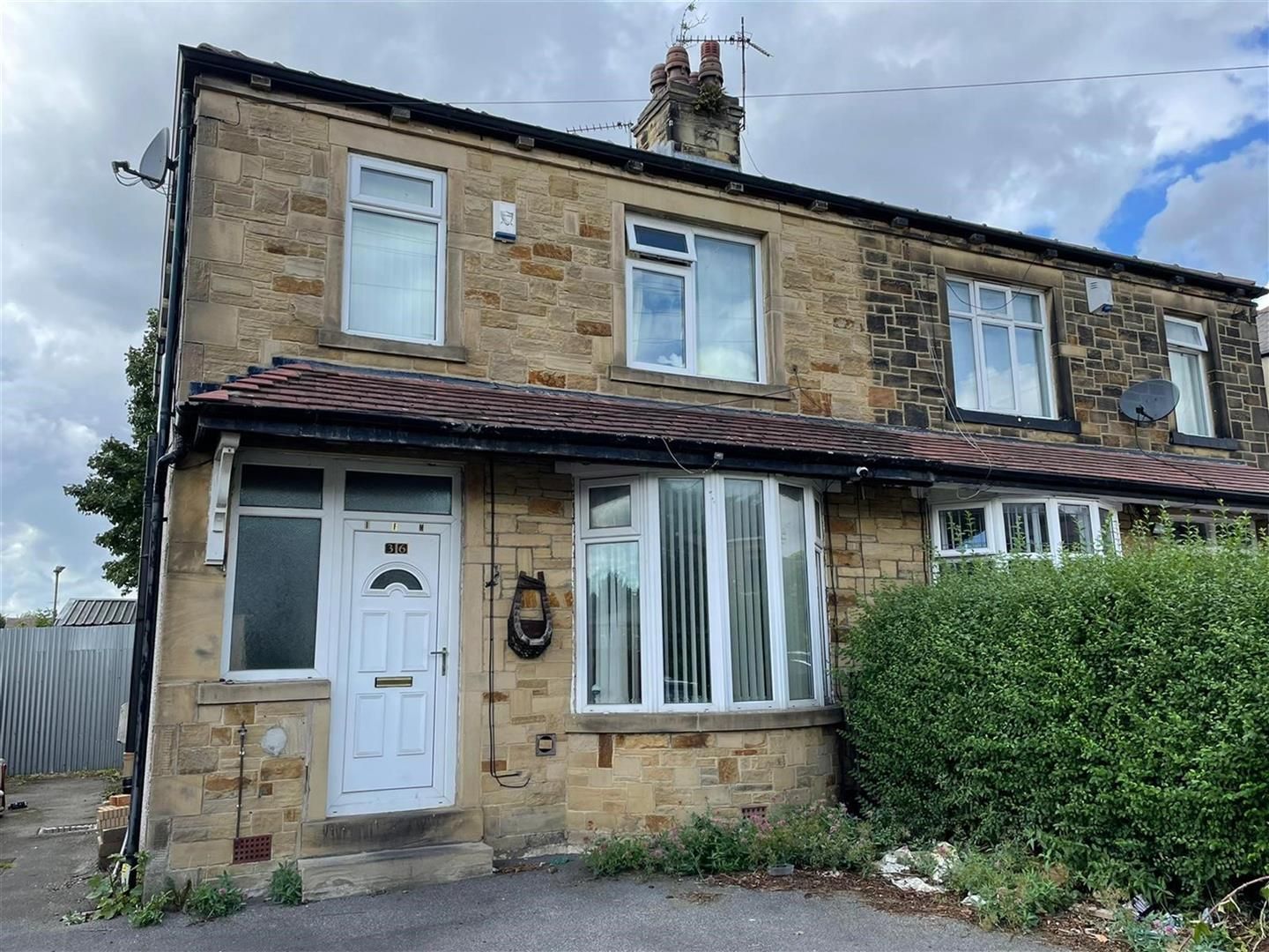 4 bed semidetached house for sale in Peckover Drive, Pudsey LS28 Zoopla