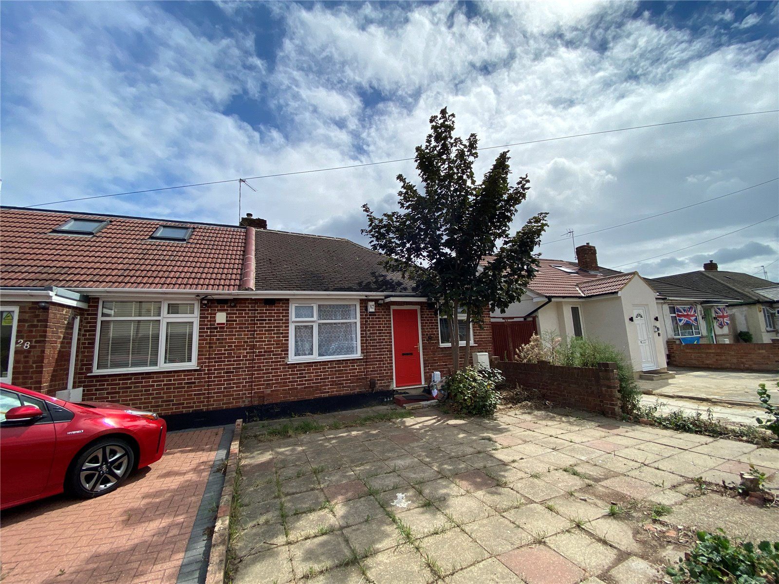 2 bed bungalow for sale in Douglas Crescent, Hayes, Greater London UB4