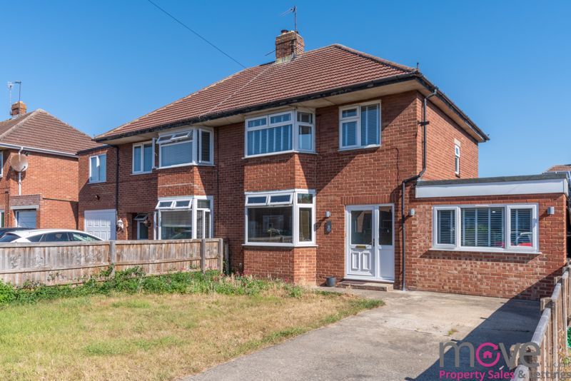 4 bed semidetached house for sale in Ennerdale Avenue, Longlevens GL2