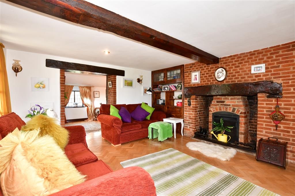 3 bed semidetached house for sale in Station Road, Ningwood, Newport