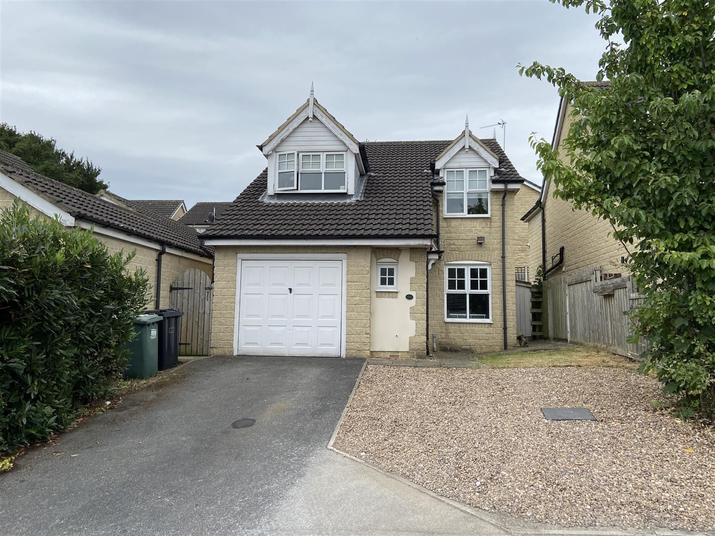 3 bed detached house for sale in Dunbottle Way, Mirfield WF14 Zoopla