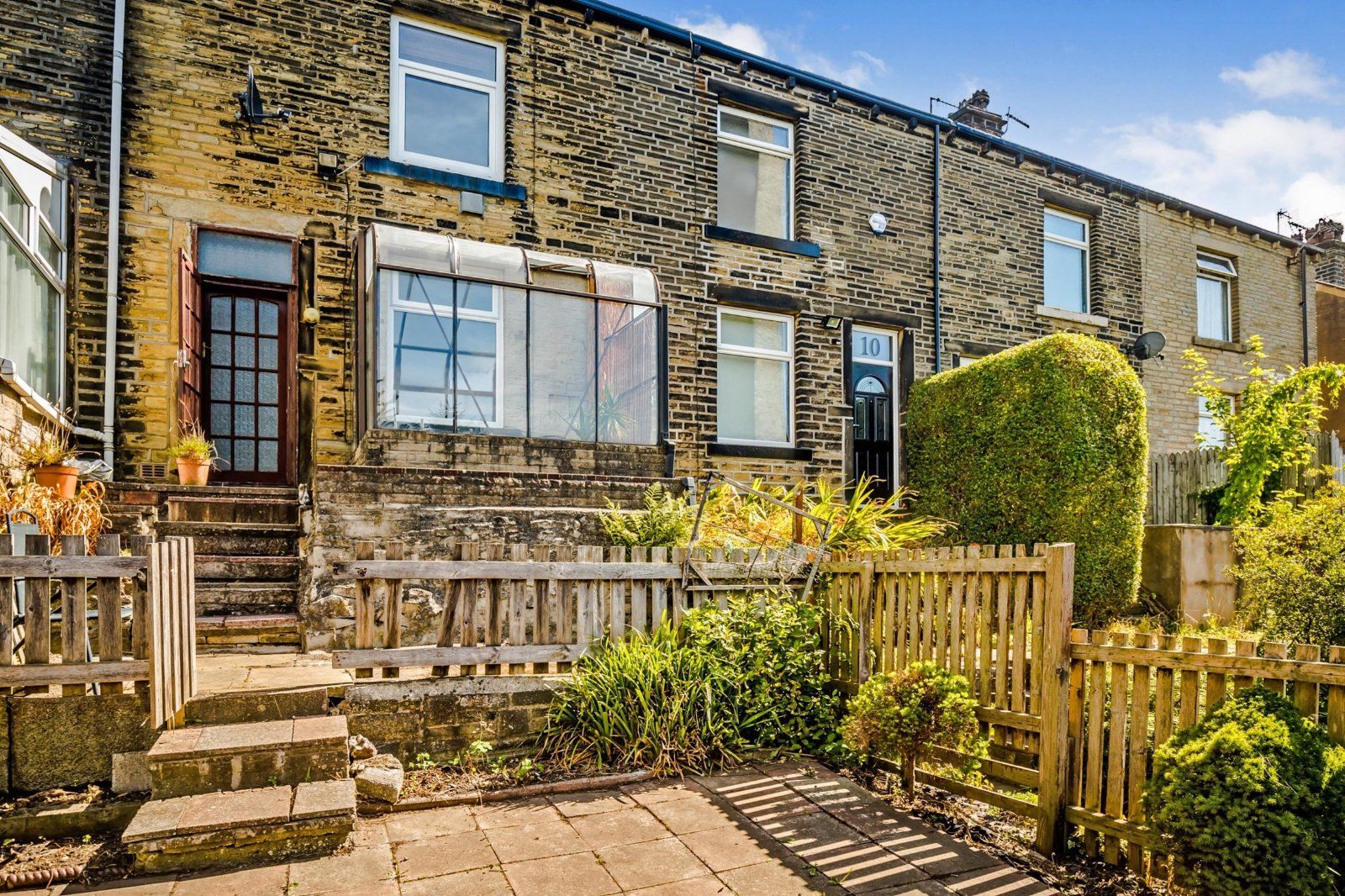 2 bed terraced house for sale in Woodside Mount, Halifax, West